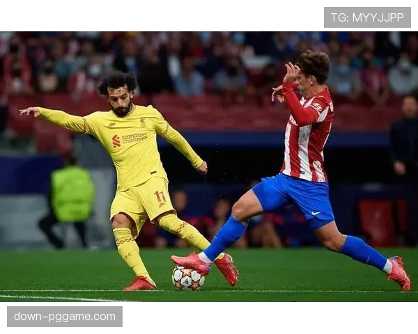 战术复盘:里昂如何用三中卫体系锁死对手边路,终结联赛三轮不胜 战术复盘:里昂如何用三中卫体系锁死对手边路,终结联赛三轮不胜